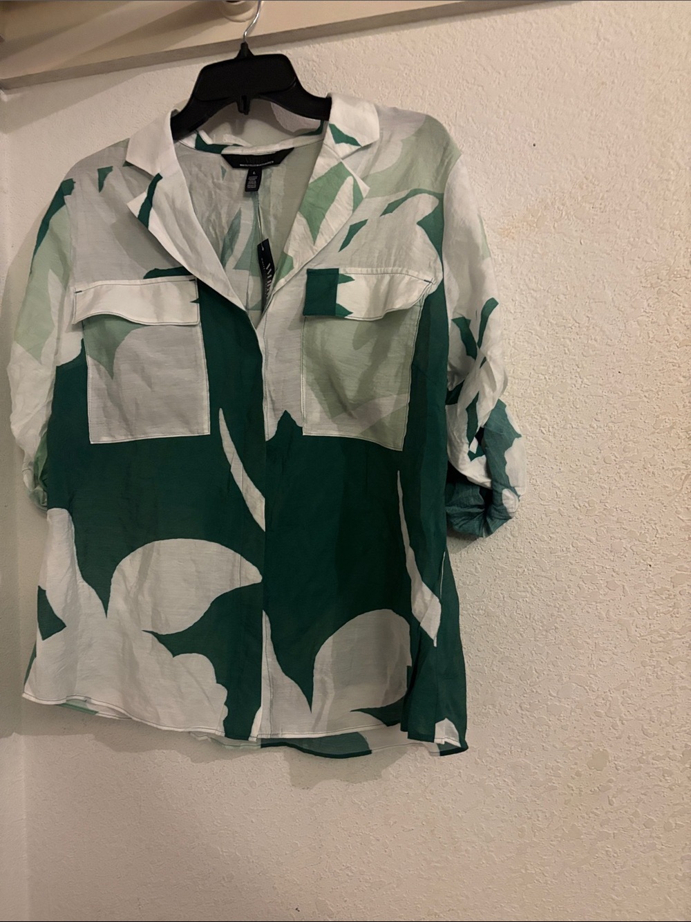 White House Black Market Green and White Floral Button-Front Blouse
